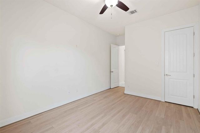 2601 Hudson LN, Leander, TX 78641