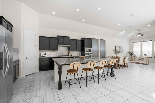 2601 Hudson LN, Leander, TX 78641