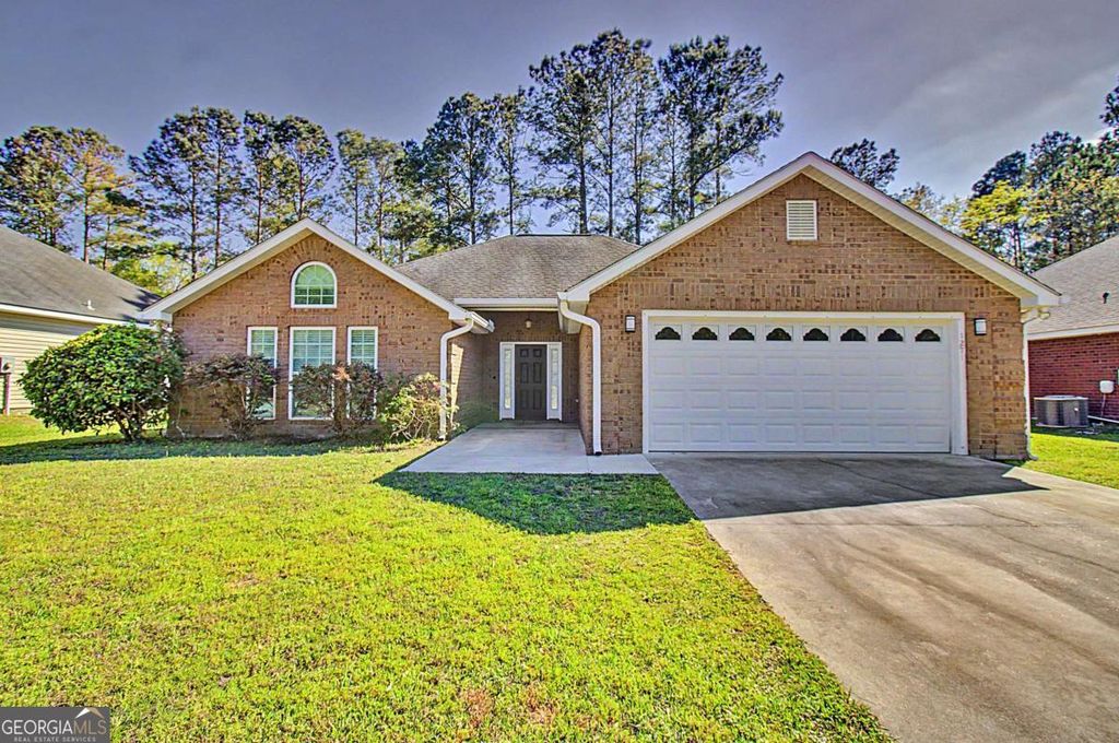 1271 Peacock Trail, Hinesville, GA 31313