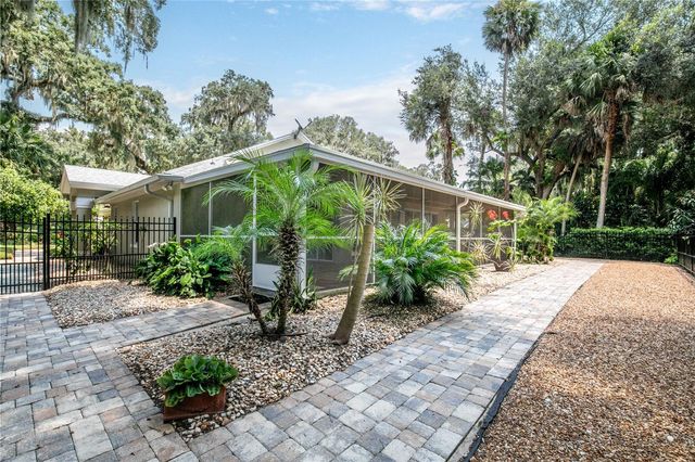 16720 BEAUCLAIRE CT, Tavares, FL 32778