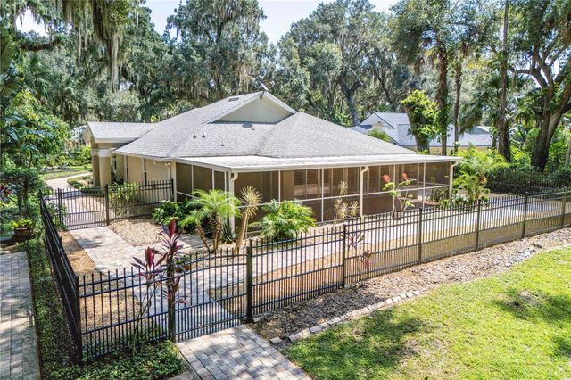 16720 BEAUCLAIRE CT, Tavares, FL 32778
