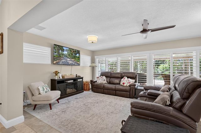 16720 BEAUCLAIRE CT, Tavares, FL 32778