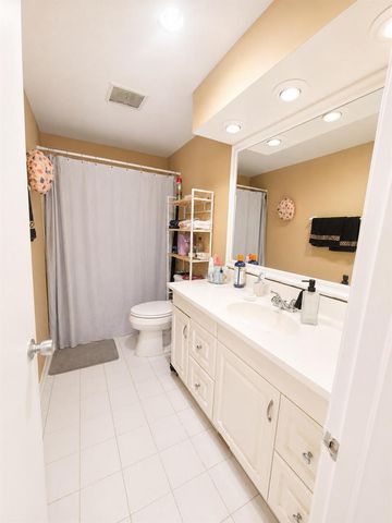 5203 NE 24th Terrace B108, Fort Lauderdale, FL 33308