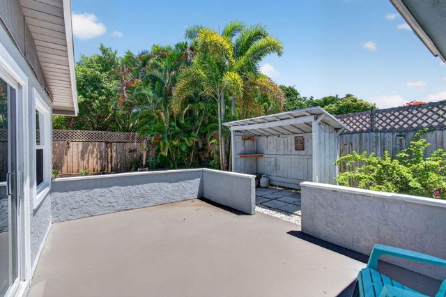 2388 Zeder Avenue, Delray Beach, FL 33444