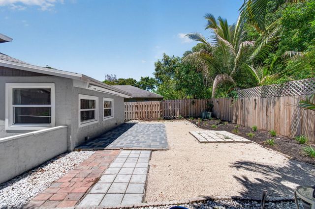 2388 Zeder Avenue, Delray Beach, FL 33444