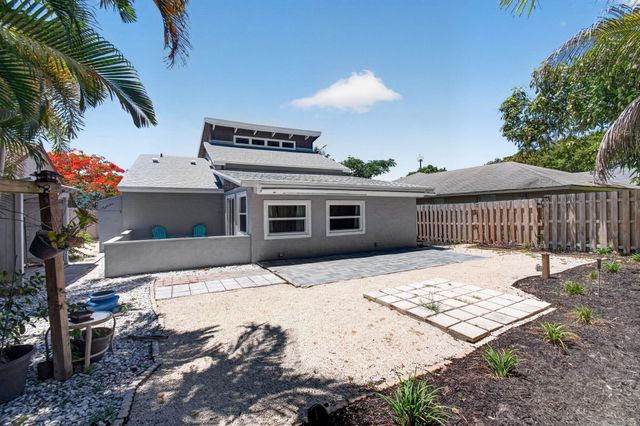 2388 Zeder Avenue, Delray Beach, FL 33444