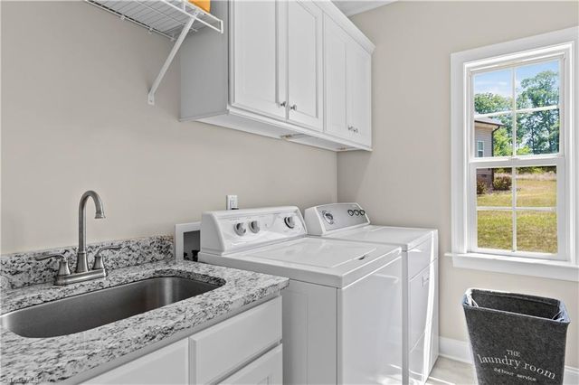 7501 Monty Drive, Kernersville, NC 27284