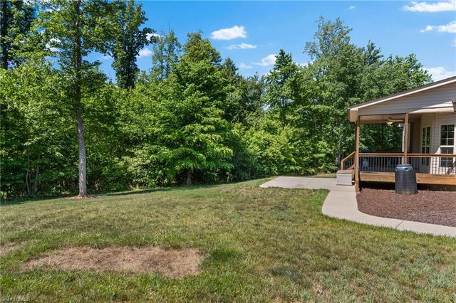 7501 Monty Drive, Kernersville, NC 27284