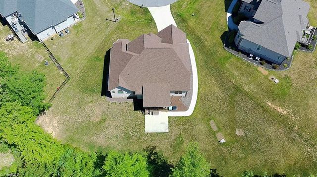 7501 Monty Drive, Kernersville, NC 27284