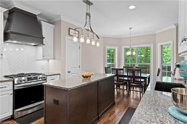 7501 Monty Drive, Kernersville, NC 27284