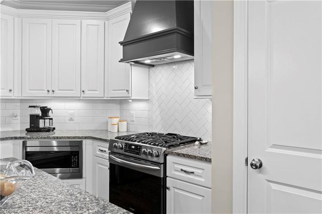 7501 Monty Drive, Kernersville, NC 27284