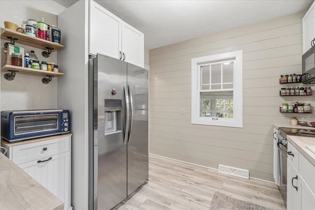 1904 W North Street, Kalamazoo, MI 49006