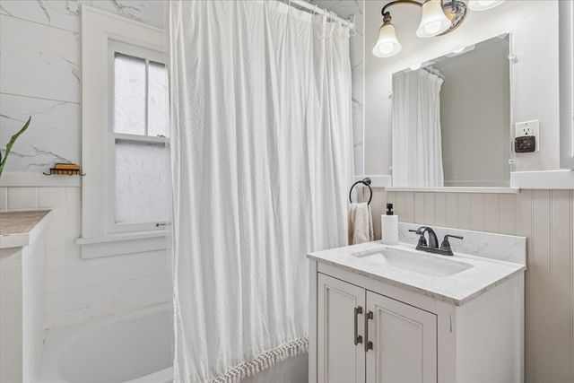 1904 W North Street, Kalamazoo, MI 49006