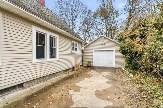 1904 W North Street, Kalamazoo, MI 49006