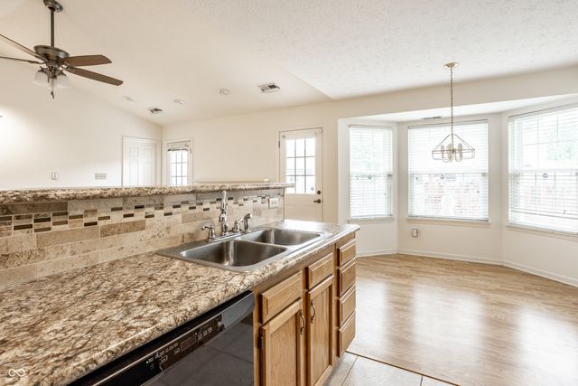 1911 E Maple Park Drive, Westfield, IN 46074
