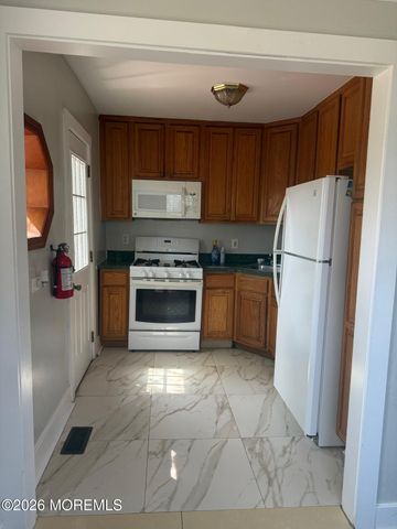 610 Chestnut Street, Lakehurst, NJ 08733