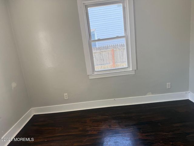 610 Chestnut Street, Lakehurst, NJ 08733