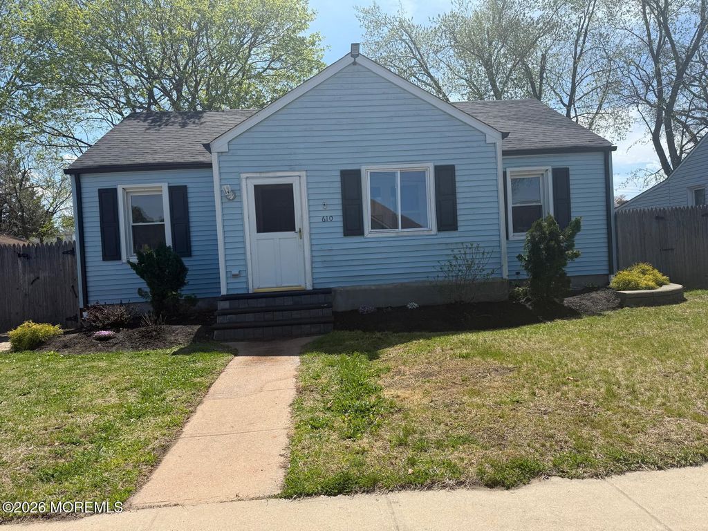 610 Chestnut Street, Lakehurst, NJ 08733