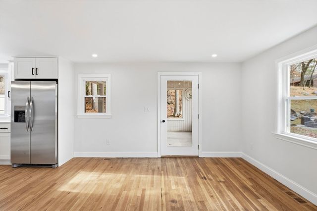 5 Shady Lane Dr, Burlington, MA 01803