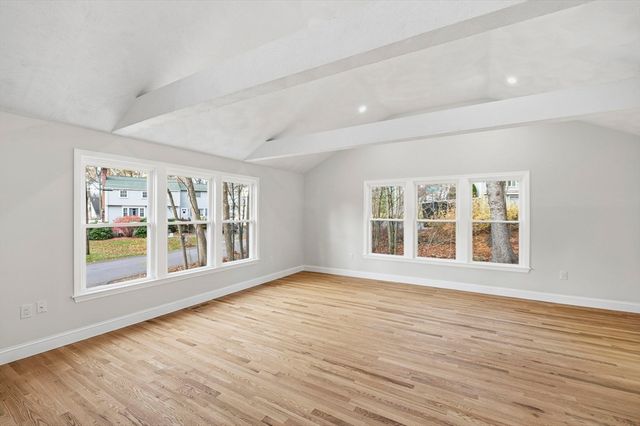 5 Shady Lane Dr, Burlington, MA 01803