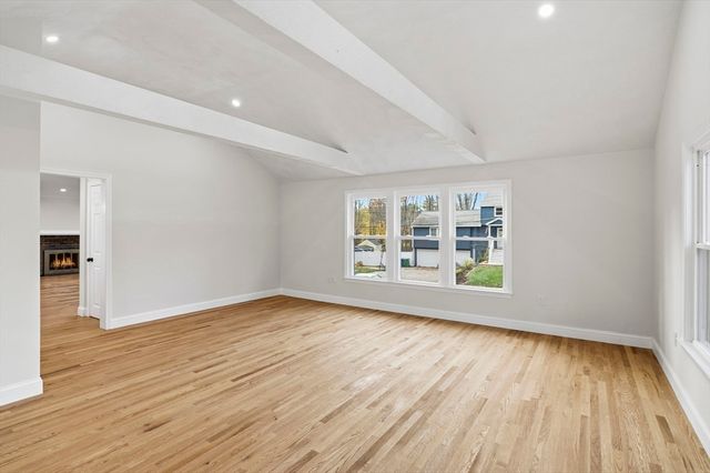 5 Shady Lane Dr, Burlington, MA 01803