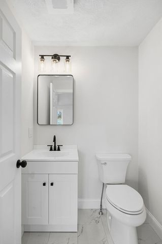 5 Shady Lane Dr, Burlington, MA 01803