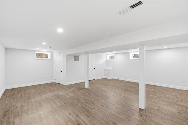 5 Shady Lane Dr, Burlington, MA 01803