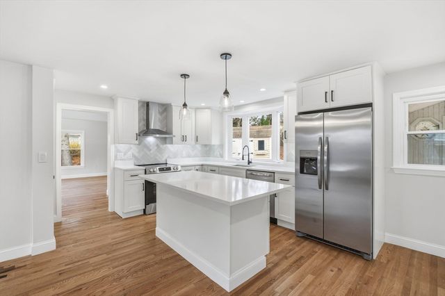 5 Shady Lane Dr, Burlington, MA 01803