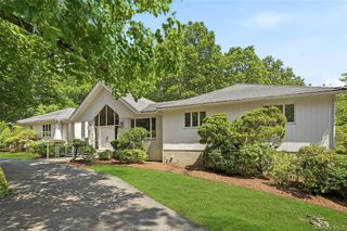 8 Palma Drive, Harrison, NY 10528