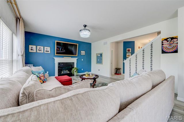 207 Barrington Ridge Lane, Wentzville, MO 63385