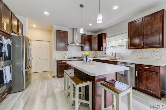207 Barrington Ridge Lane, Wentzville, MO 63385