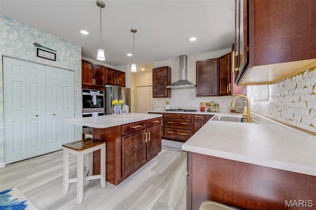 207 Barrington Ridge Lane, Wentzville, MO 63385