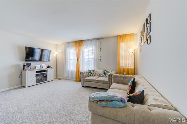 207 Barrington Ridge Lane, Wentzville, MO 63385