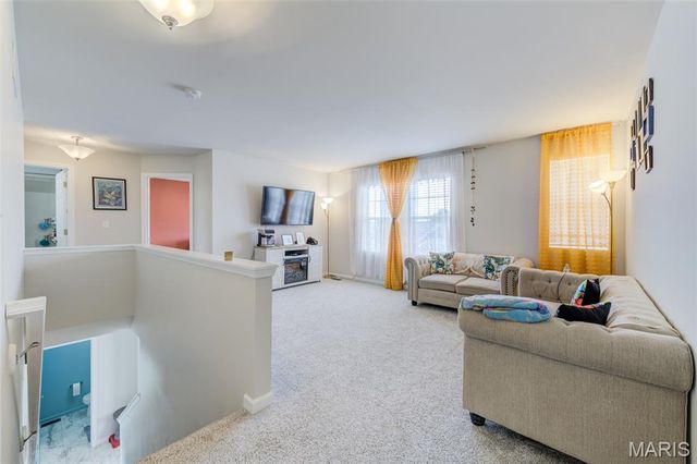 207 Barrington Ridge Lane, Wentzville, MO 63385