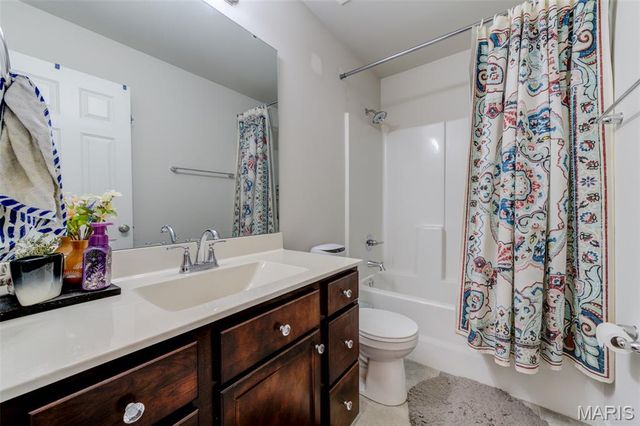 207 Barrington Ridge Lane, Wentzville, MO 63385