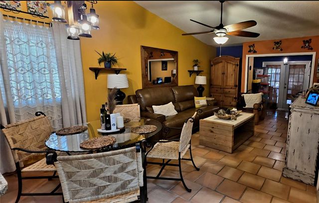 667 GOLDEN SUNSHINE CIRCLE, Orlando, FL 32807