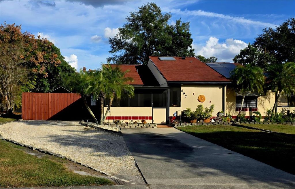 667 GOLDEN SUNSHINE CIRCLE, Orlando, FL 32807