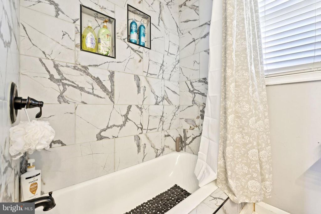 Image 15 of property listing at 4214 THORNCLIFF RD, Baltimore, MD 21236