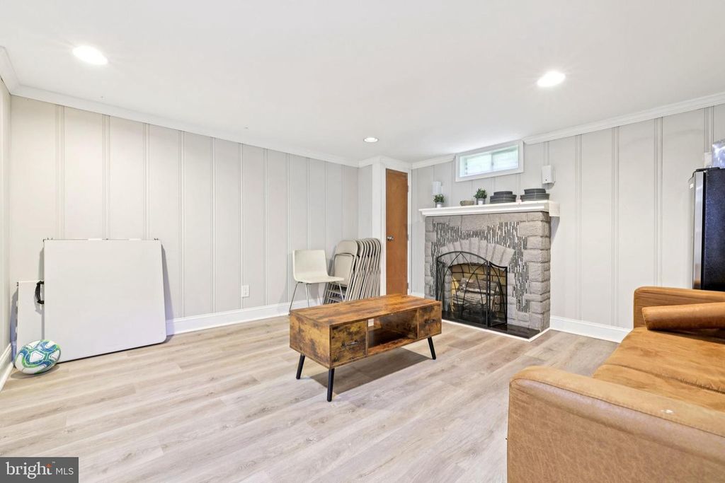 Image 27 of property listing at 4214 THORNCLIFF RD, Baltimore, MD 21236
