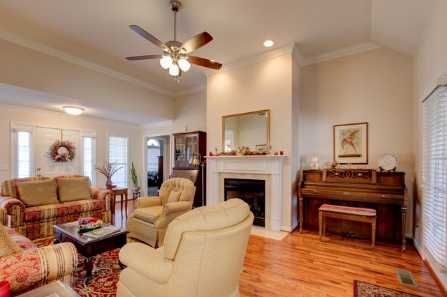 2559 Hedgerow Ln, Clarksville, TN 37043