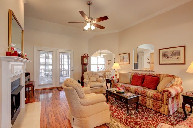 2559 Hedgerow Ln, Clarksville, TN 37043