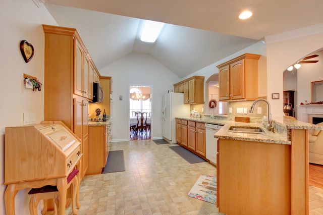 2559 Hedgerow Ln, Clarksville, TN 37043