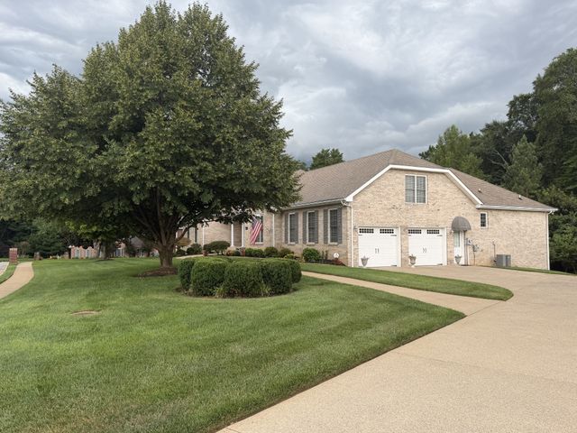 2559 Hedgerow Ln, Clarksville, TN 37043