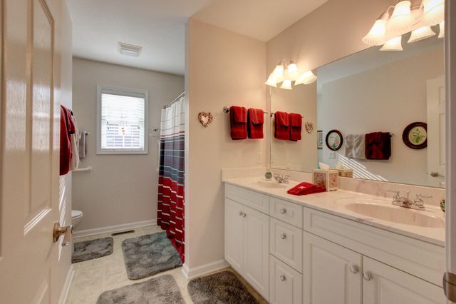2559 Hedgerow Ln, Clarksville, TN 37043