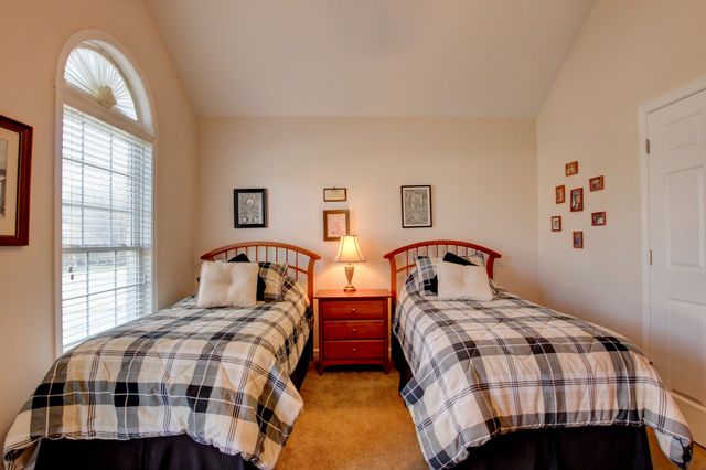 2559 Hedgerow Ln, Clarksville, TN 37043