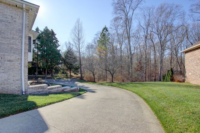 2559 Hedgerow Ln, Clarksville, TN 37043