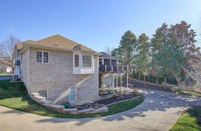 2559 Hedgerow Ln, Clarksville, TN 37043