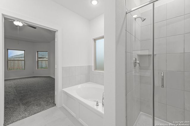 6739 Red Buffalo Trail, San Antonio, TX 78253