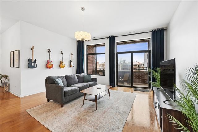 4420 N CLARK Street 302, Chicago, IL 60640