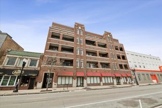 4420 N CLARK Street 302, Chicago, IL 60640